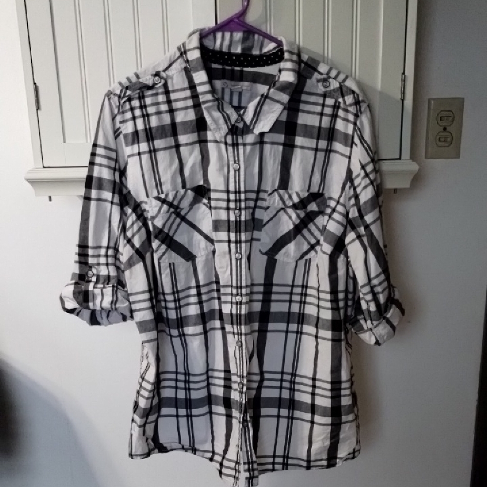 Black and White Plaid Button-Up Shirt